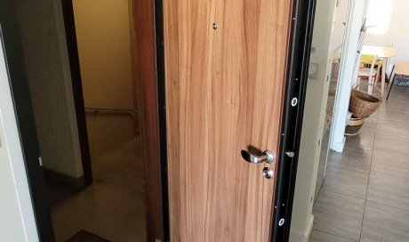 Installation d’une porte blindée d'appartement sur-mesure en rénovation à VILLEURBANNE