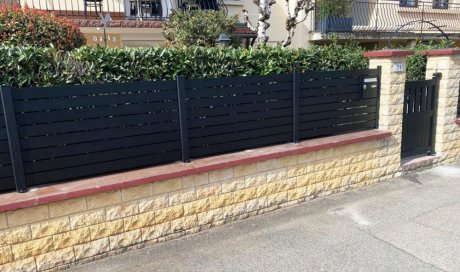 Installation de clôtures et portillon en aluminium à ECULLY
