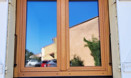 Installation d’une fenêtre en bois CASTES à  PIERRE BÉNITE !