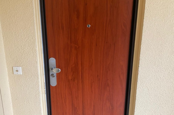 Pose d’une porte blindée à Décines Charpieu : une installation sur mesure pour plus de sécurité