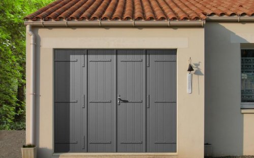 Installation d’une porte de garage battante à LOZANNE