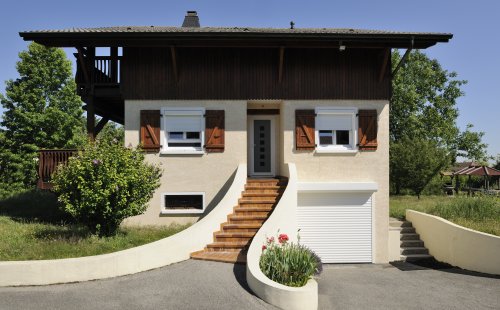 Pose d'une porte de garage enroulable à Saint-Symphorien-d'Ozon et sa région.