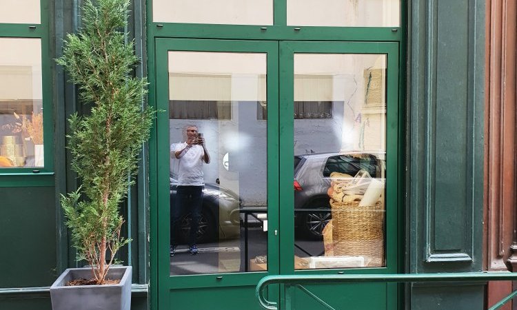 Installation d’une nouvelle vitrine pour une  boutique à Lyon 1