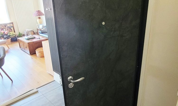 Installation d’une porte blindée d'appartement sur-mesure en rénovation à VILLEURBANNE