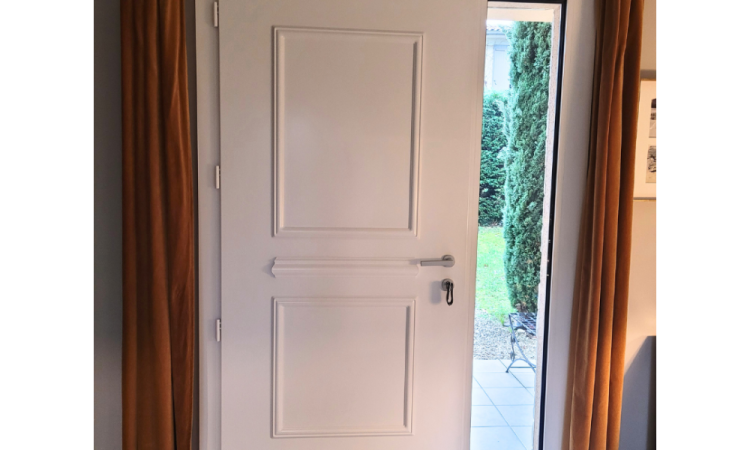 Nouvelle installation d’une porte d’entrée en  aluminium à DARDILLY