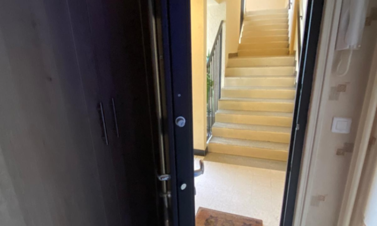 Pose d’une porte blindée à Décines Charpieu : une installation sur mesure pour plus de sécurité