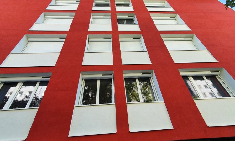 Installation de fenêtre PVC, portes et volets roulants solaires pour une copropriété à CALUIRE ET CUIRE